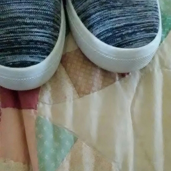 2 new pairs of Skechers size 9 - Picture 3 of 8